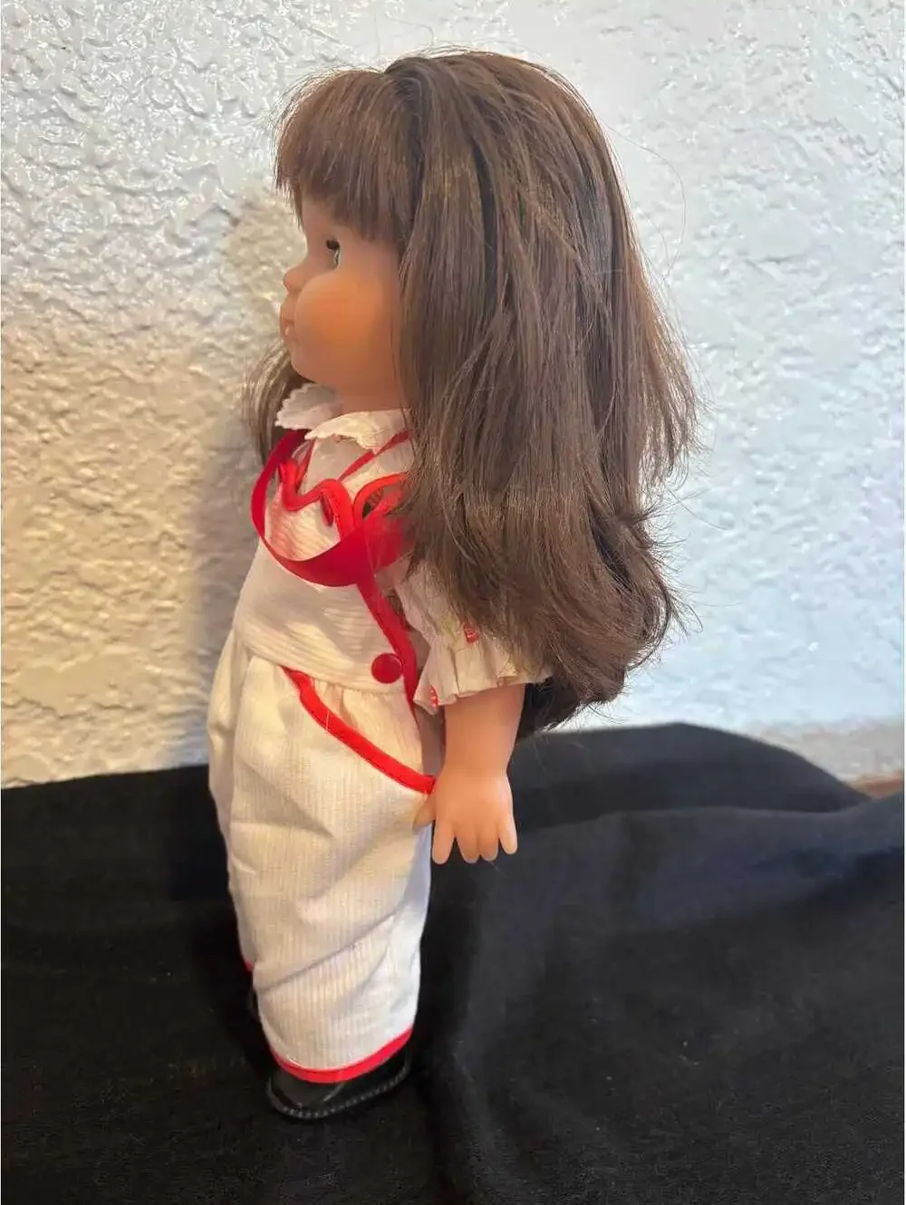 Corelle Doll Vintage Girl Brunette in Cute Outfit Blue/green Eyes W tag 14” EUC